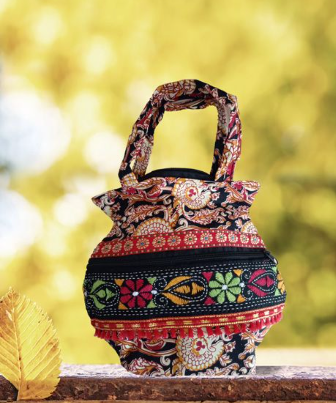 HANDMADE PITCHER BAG WITH EMBROIDERY - BROWN BLACK